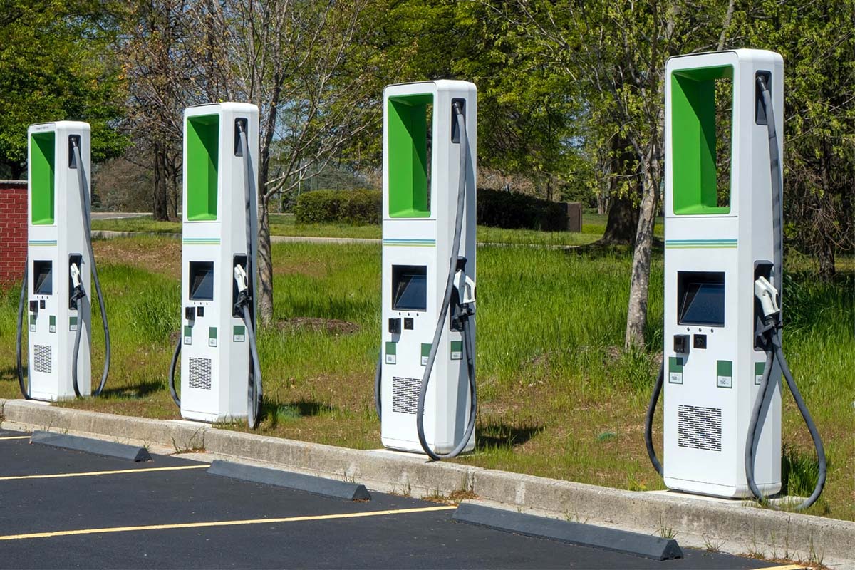 国网临夏供电公司：充电桩巡检 保障“绿色出行”